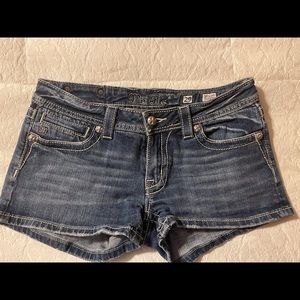 Miss Me Shorts Size 29